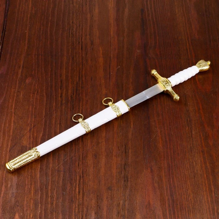 Кортик белый с золотой отделкой 35 см 258189 |