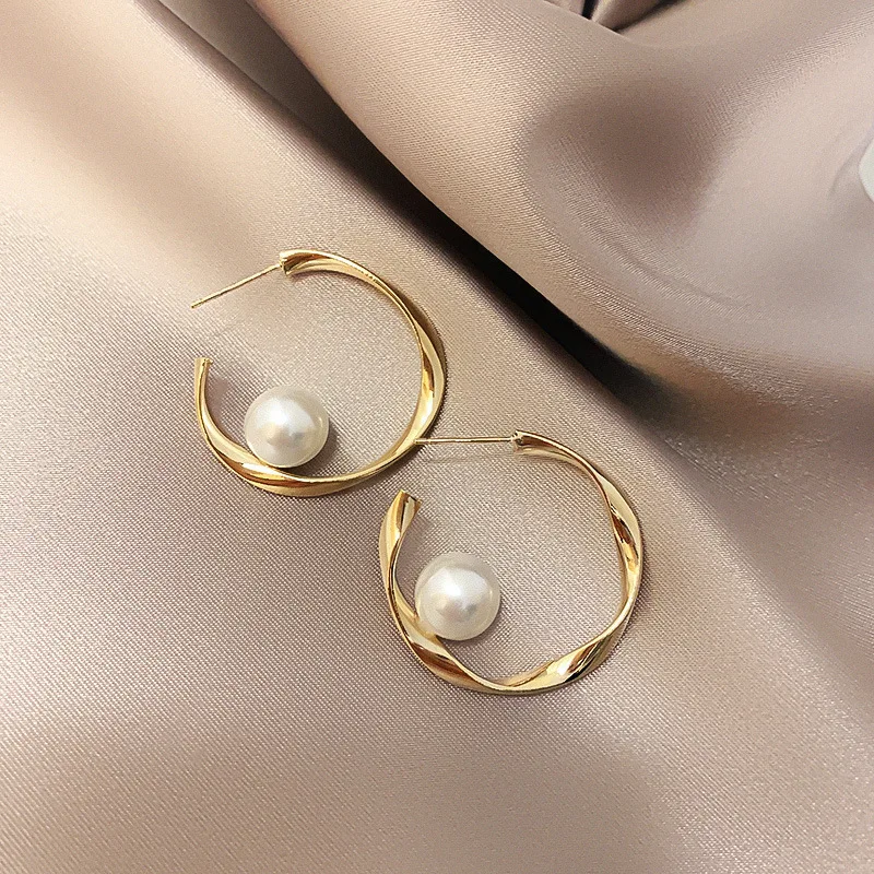 

Korean Fashion Geometric C-shaped Pearl Earrings for Women French Style Simple Personality Jewelry Temperament Stud Earrings