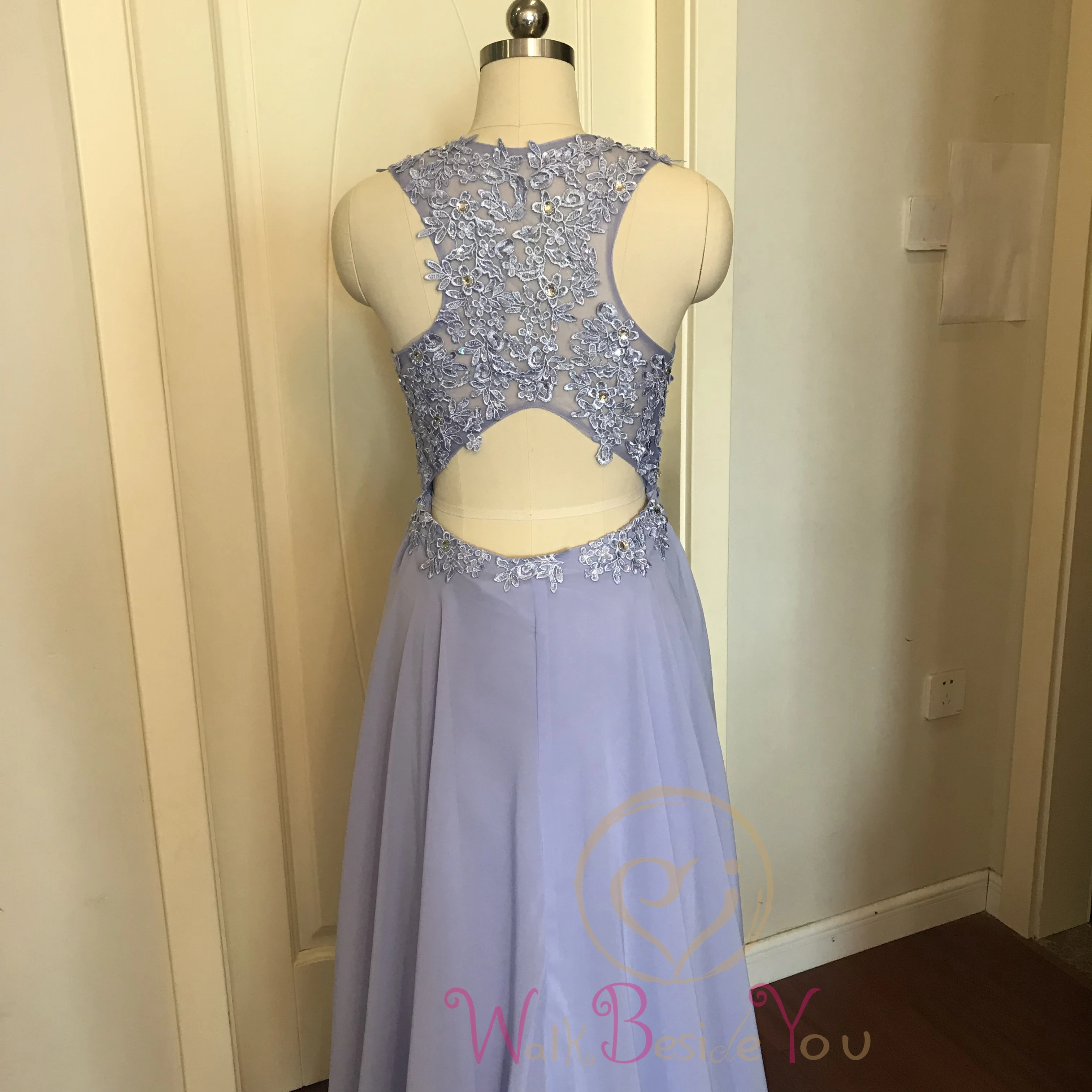 

Elegant Sequined Crystal Evening Dress 2020 A Line Sleeveless O Neck Floor Length Long Prom Dresses Special Back robe de soiree