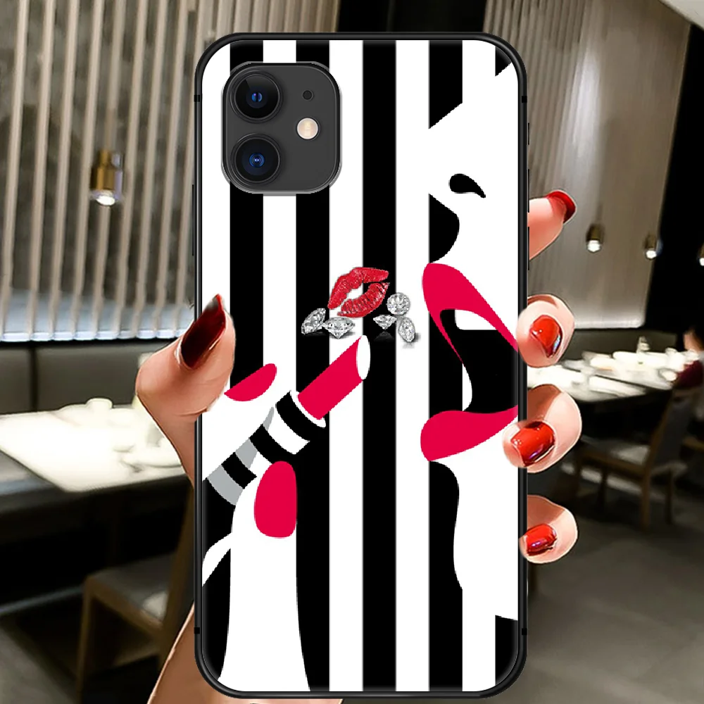 

Lady's Journey Hoesjes VOGUE Phone Case Cover Hull For IPhone 5 5s se 2 6 6s 7 8 12 Mini Plus X XS XR 11 PRO MAX black Cell Tpu