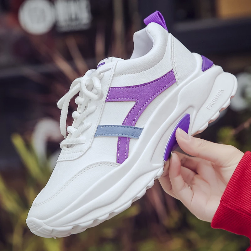 Женские массивные кроссовки в Корейском стиле белые кожаные на платформе 5 см со