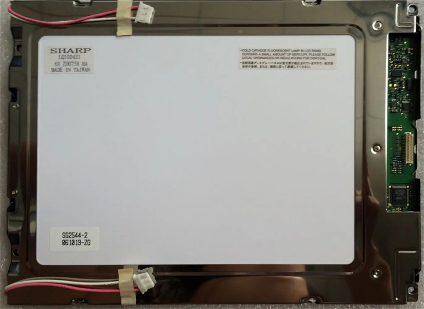

10,4 "640*480 a-Si TFT-LCD панель LQ10D42