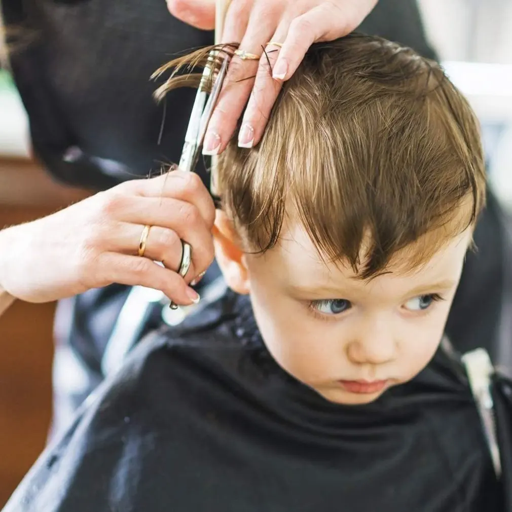 

Black Finger Ring Professional Hairdressing Scissors Set 4CR13 Stainless Steel Fine Polishing Salon Home Use