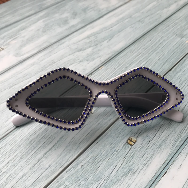 Солнцезащитные очки woemn изящные стразы белая оправа кошачий глаз uc400 модные samll |