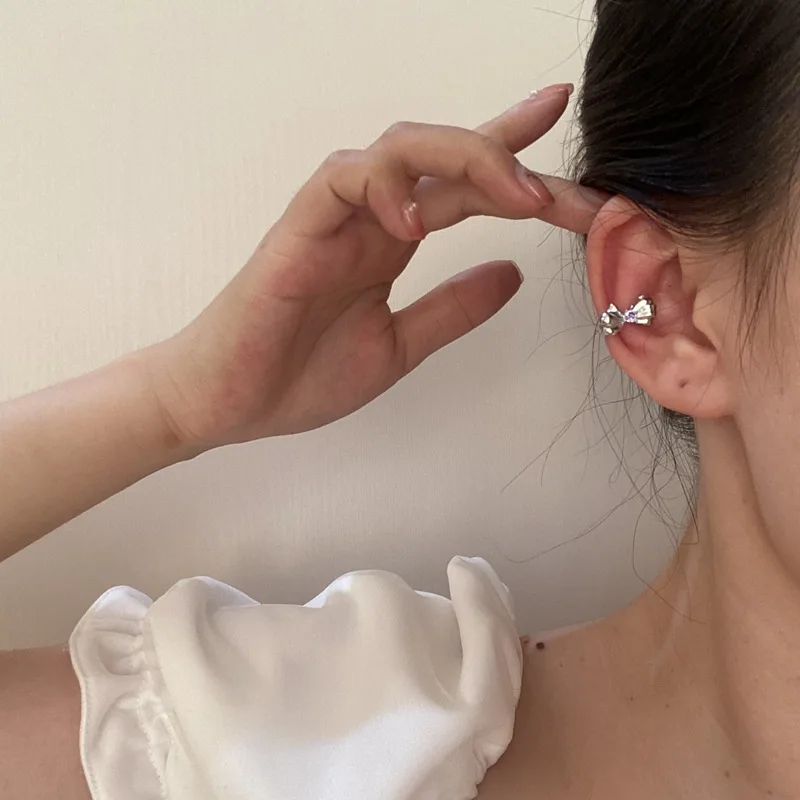

Korean Simple Cz Zircon Bow Clip Earrings No Piercing Female Trendy Silver Color Bowknot Ear Clip Earrings No Hole Women