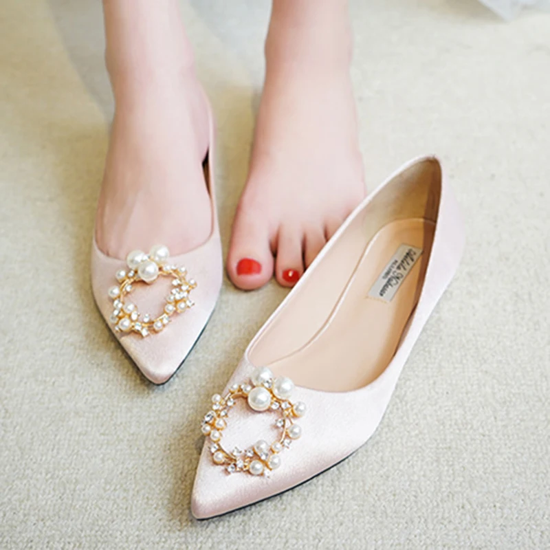 Модельные туфли цвета шампанского с острым носком Повседневные женские мокасины