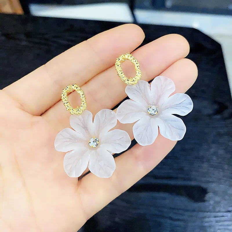 

S925 silver needle Japan and South Korea exaggerated acrylic metal petal earrings earrings temperament fresh flower earrings