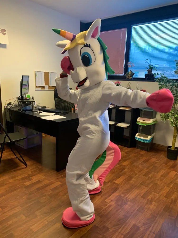 

Костюм-талисман в виде единорога, костюм-парад, качественные клоуны на день рождения для взрослых, костюмы для Хэллоуина с животными