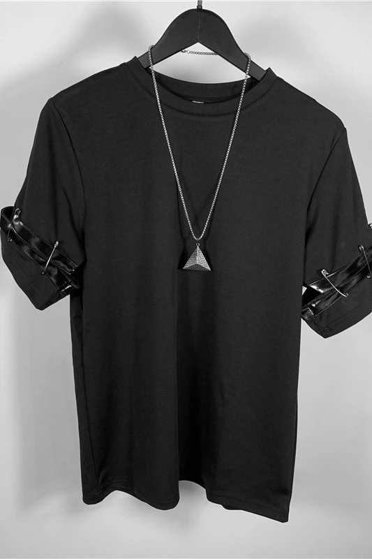 

M-XL2020 summer new trend big pin short-sleeved paper clip cut and loaded leather round neck T-shirt youth handsome and loose.