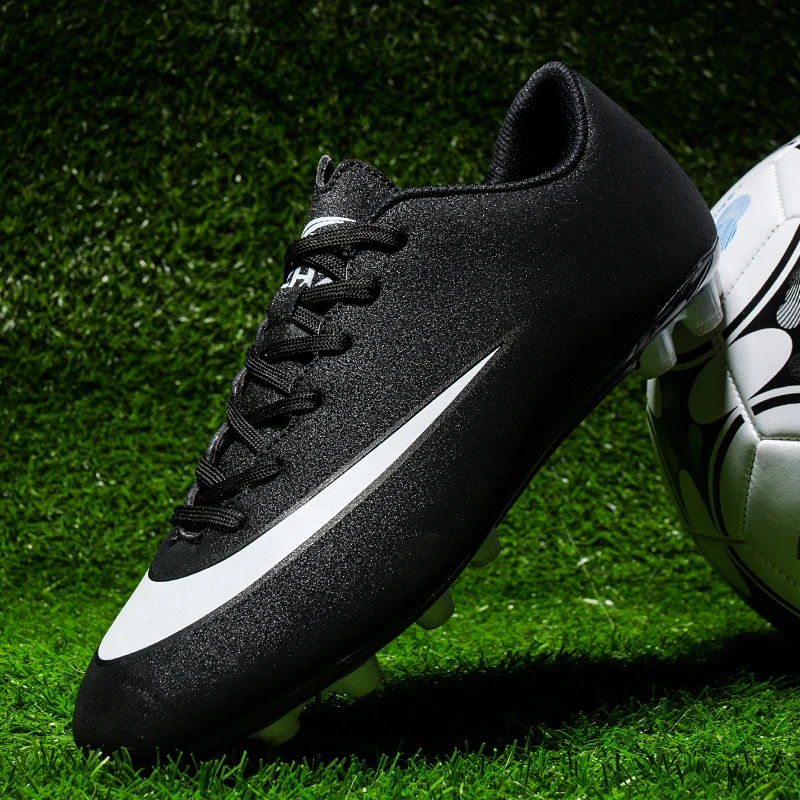 Стильная индивидуальная футбольная обувь с шипами устойчивая дышащая и удобная |
