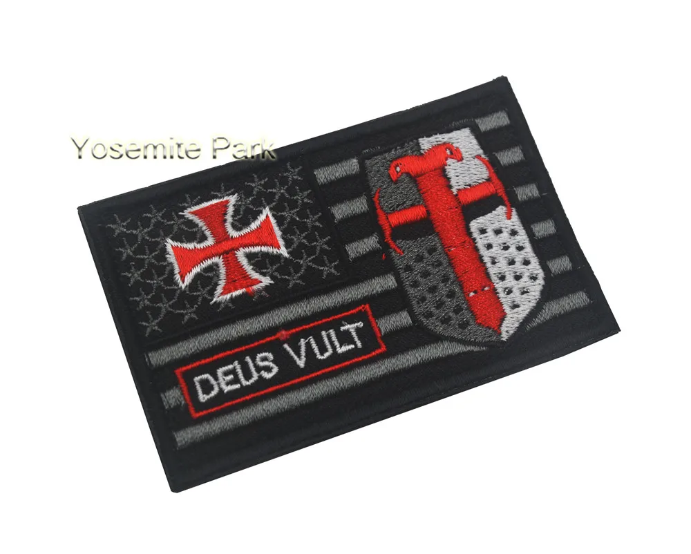 Крест Тамплиер крестоносцев нашивки deus vult американский флаг военный тактический