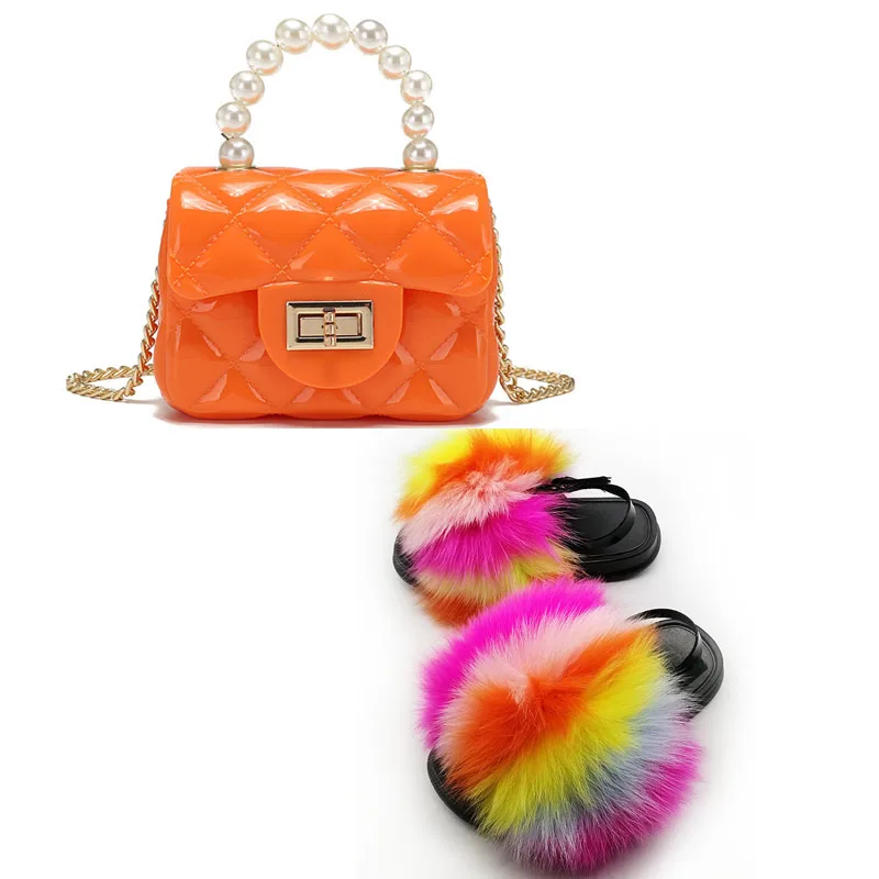 

Новый детский набор конфетных цветов желе кошелек пушистые Меховые Туфли подходящие к детям плюшевые меховые сандалии на плоской подошве с...