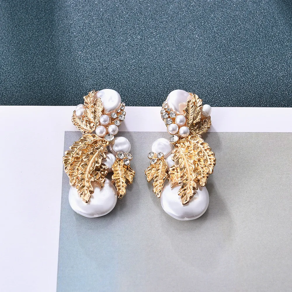 

Ztech Gold Color Alloy Vintage Statement Drop Earrings For Women Wedding Simple Fashion Jewelry Trend Accessories Christmas Gift