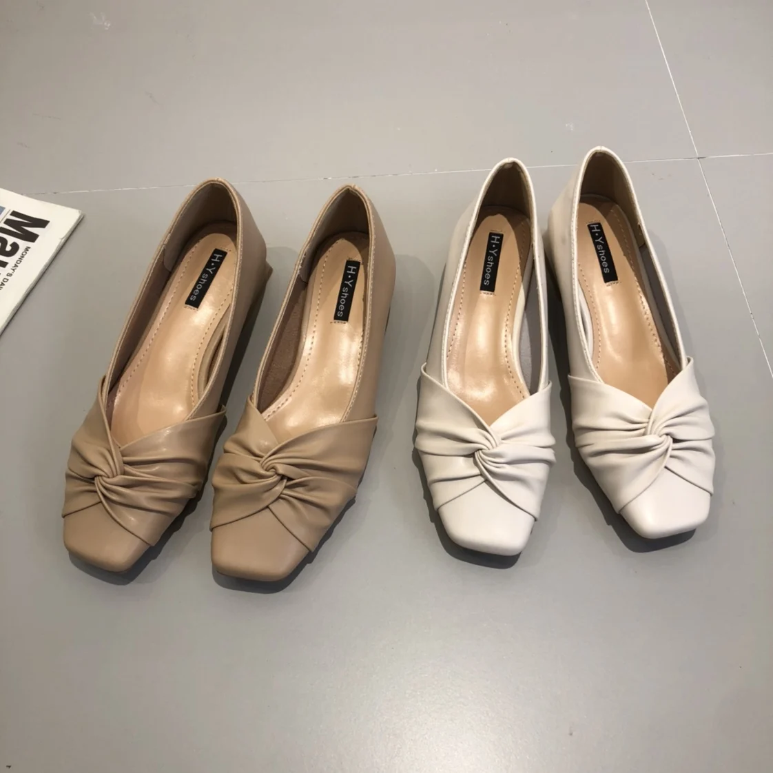 

Folds Solid Color Women Pumps Sexy Square Toe Low Heel Shallow Fashion Wedding Party Summer Shoes For Women 2021 femmes pompes