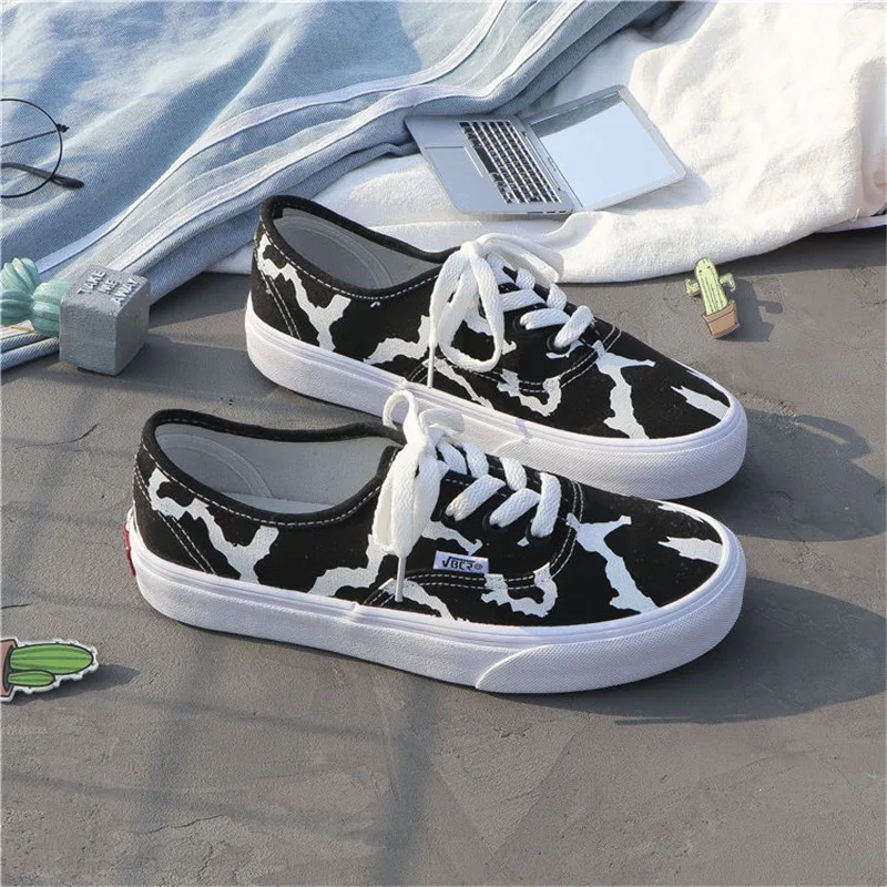 

Cow Print Cute Women Sneakers Black White Canvas Shoes 2020 New Platform Flat Lace Up Tennis Shoes Casual Wild Zapatos De Mujer