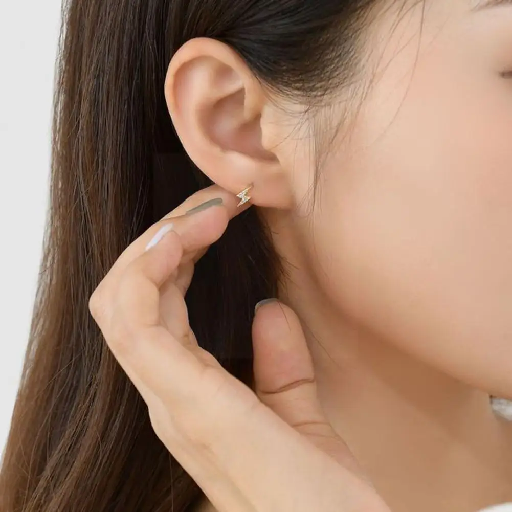 

Unisex Punk Fashion Steel Ear Stud Earrings Women Men Earrings Piercing Jewelry Personality Accessories S5K4