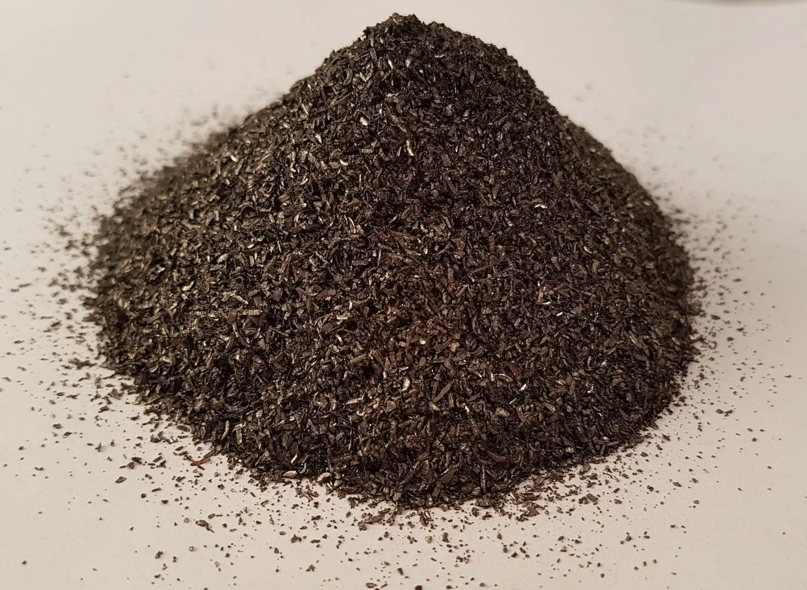 

Iron Filings, 100g (magnet, magnetism, antique rusted texture effect)