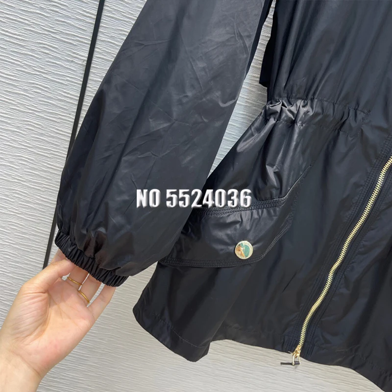 

Coats & Jackets