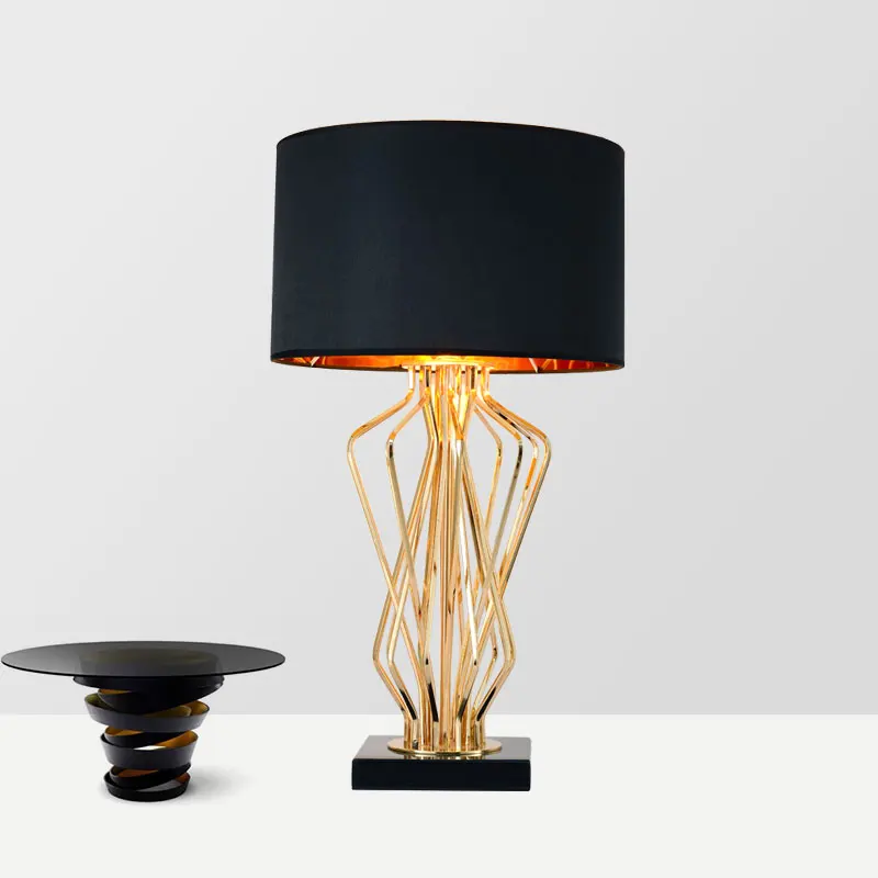 Настольная декоративная Золотая Светодиодная настольная лампа модный