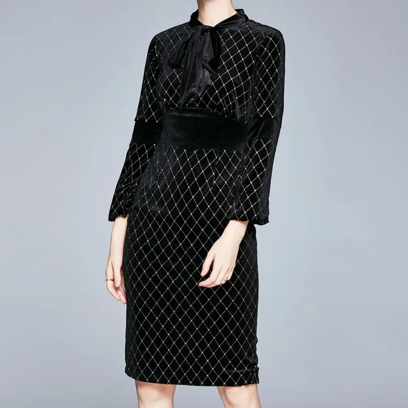 

Платье-футляр женское вельветовое, с рукавами-фонариками