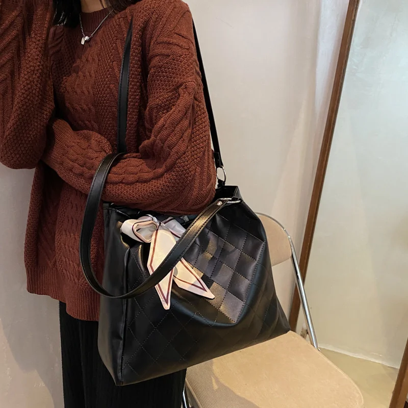 

Trendy Foreign Style Women's Bag New Fashion Silk Scarf Single Shoulder Bag Large Capacity Commuter Tote Bag Simple Handbag