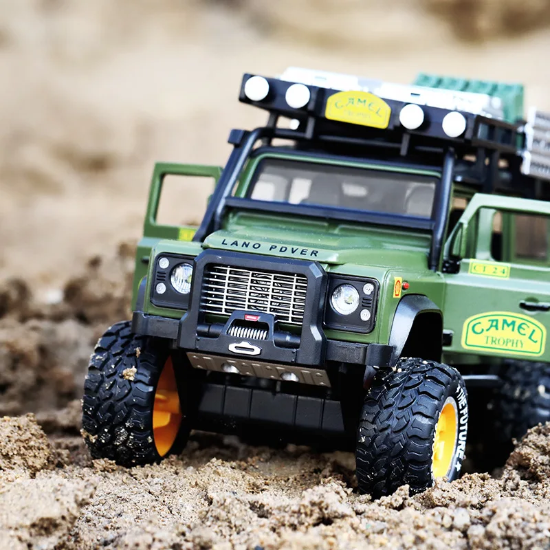 

1:28 Camel Cup Land Rover Defender Alloy Racing Car Diecasts Toy Vehicles Car Model Off-road Vehicle Car Toys For Kids Gifts 097