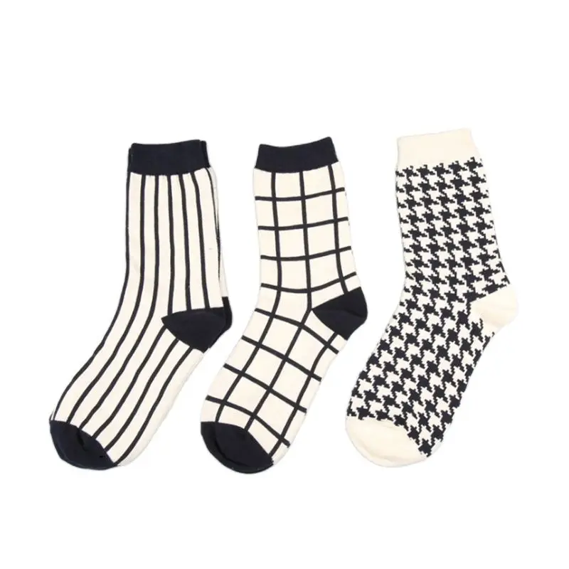

1 Pair Japanese Lattice & Vertical Stripes Harajuku Women/Men Fashion Causal Socks Autumn Winter Classic Black&White Socks