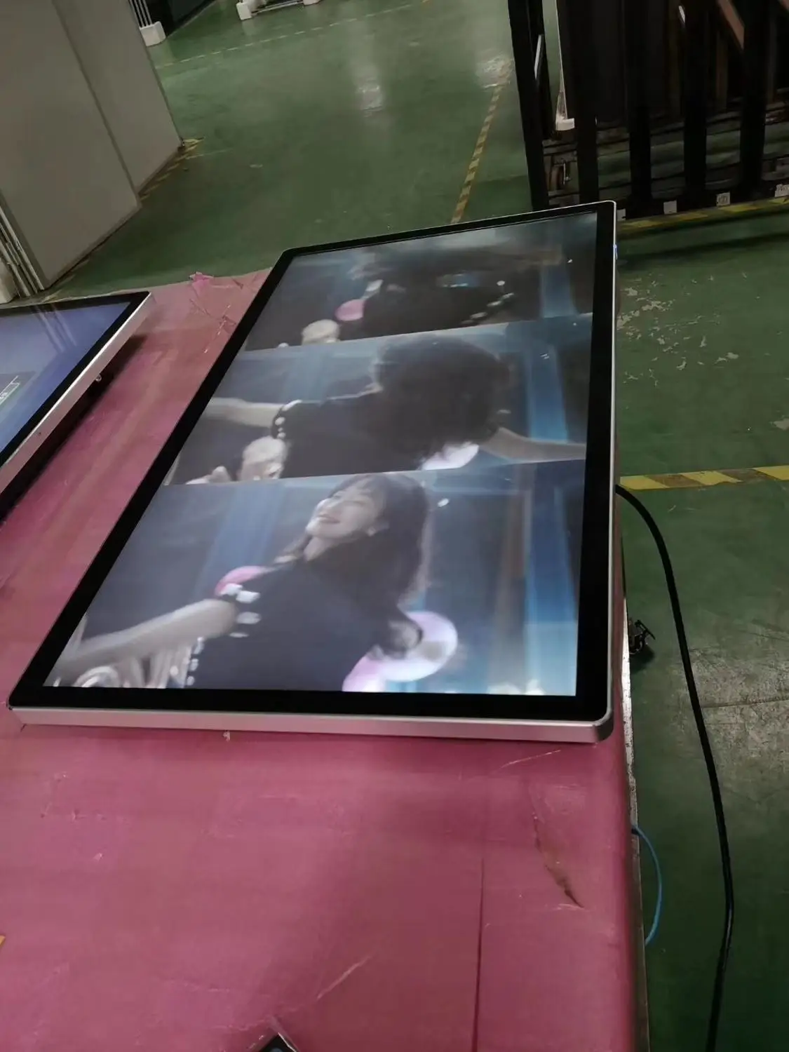 Настенный цифровой каркас ПК встроенные ЖК мониторы 32 дюйма дисплей рекламный