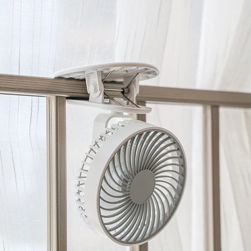 

Clip On Stroller Fan Portable 360 Degree Rotation Small Desk Fan Personal USB Rechargeable Desktop Table Fan Retailsale