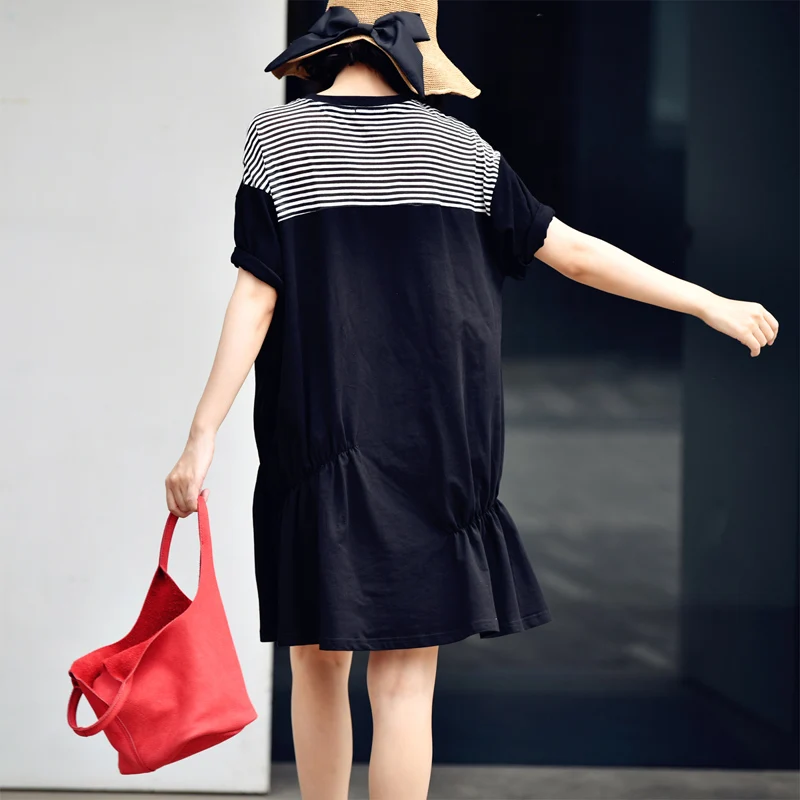 Платье миди в полоску с круглым вырезом и короткими рукавами MICOCO Q2203C | Женская