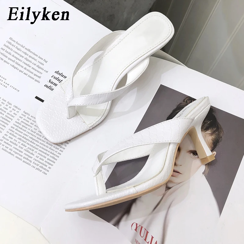 White Eilyken; сезон лето; модные дизайнерские вьетнамки из змеиной кожи; шлепанцы без задника; босоножки на среднем каблуке; пикантная женская элегантная обувь для отдыха; Новинка года - Цвет: White