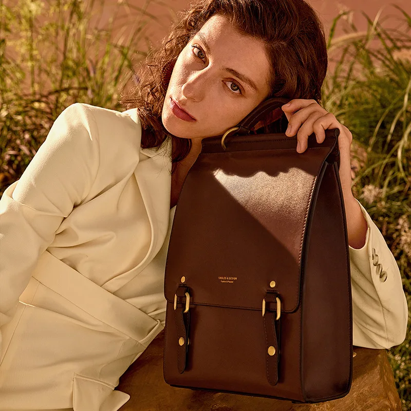 

Female Fashion Genuien Leather British Retro Style Waterproof Backpack Soft Handle Zipper Open Design