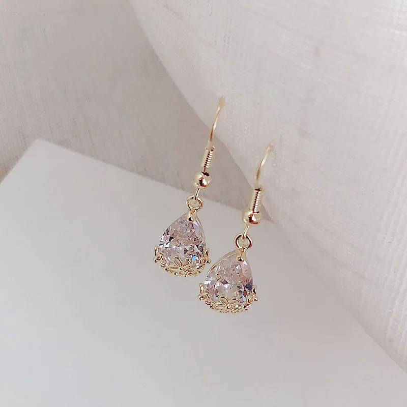 2019 Новое поступление классические белые висячие серьги с кристаллами в виде