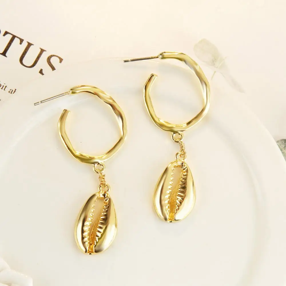 Серьги Cowrie Женские Геометрические с искусственным жемчугом эффектные золотой