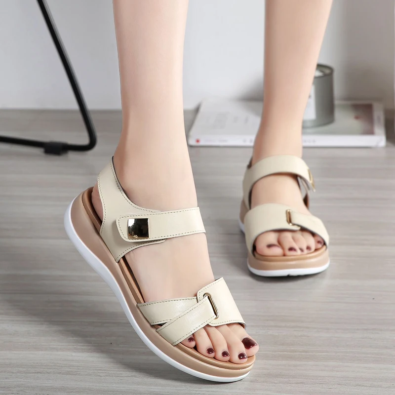 

Summer Genuine Leather Fashion Sandals Women Lightweight Hook Loop Flat Sandalias Ladies Non-slip Open Toe Beach Swimming Shoes