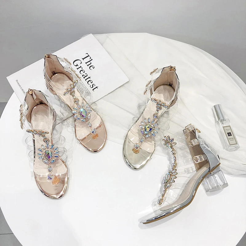 Модная женская обувь 2018 в богемном римском стиле с ремешком и пряжкой пляжная