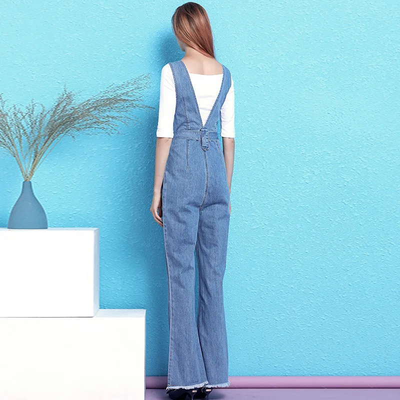 Комбинезон женский джинсовый в скандинавском стиле с V-образным вырезом и поясом