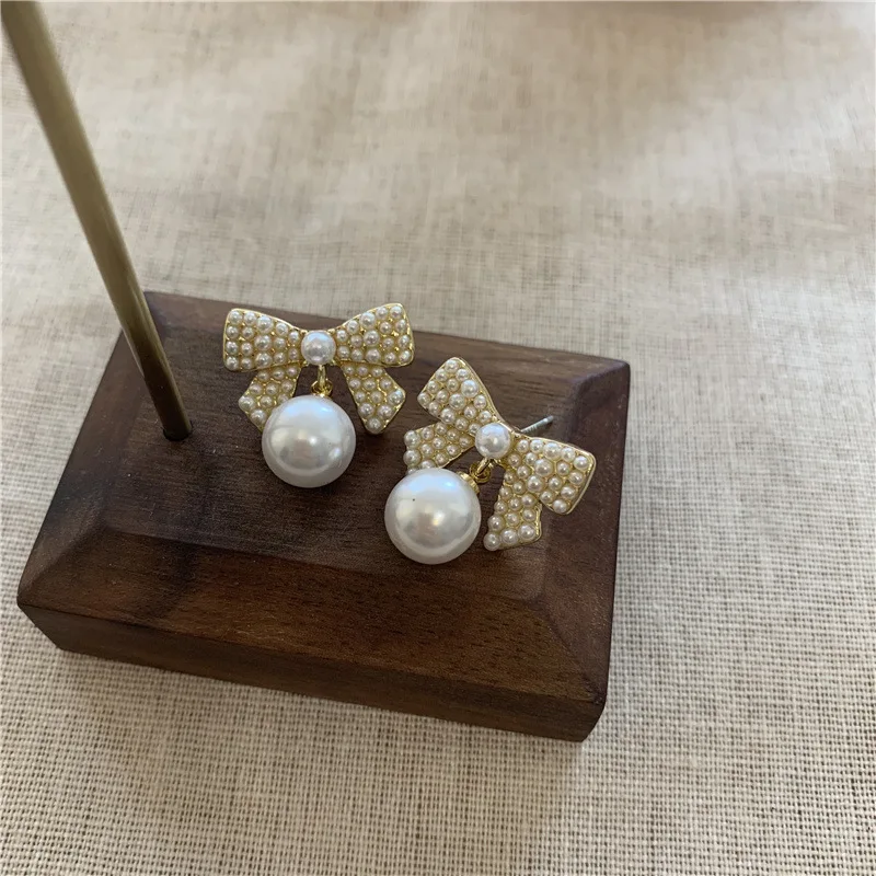 

TIMEONLY Creative Oversize Imitation Pearl Dangle Earrings French Bowknot Charms Earring Simple Accessories for Women Female