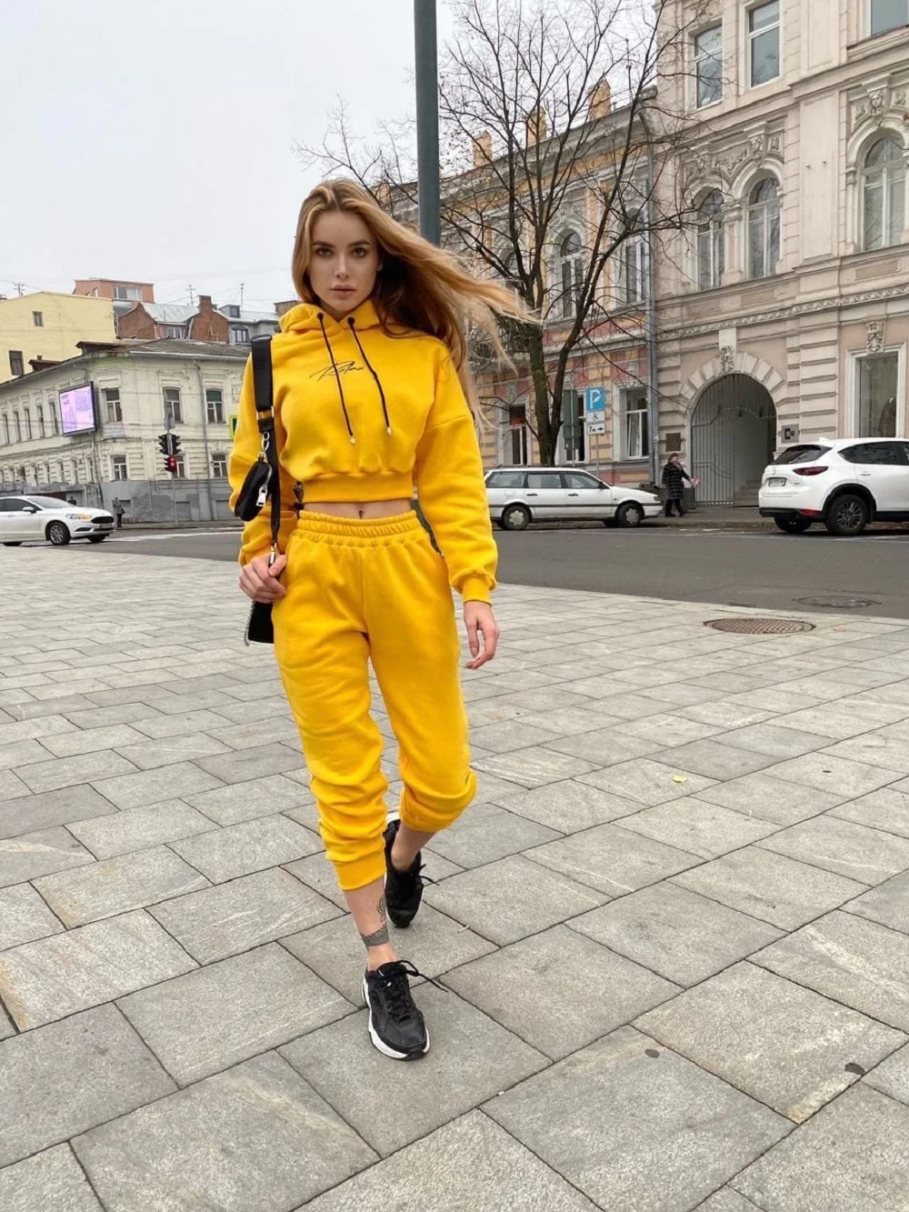 

Modx2021 autumn and winter new women's solid color jacket + loose pants hooded sports and leisure thickened two-piece set