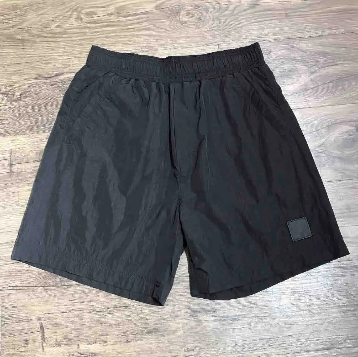 

2021 Cross Logo Patched Nylon Metal Color Women Men Casual Shorts Mesh Inside Waterproof Men Casual Beach Shorts Pants
