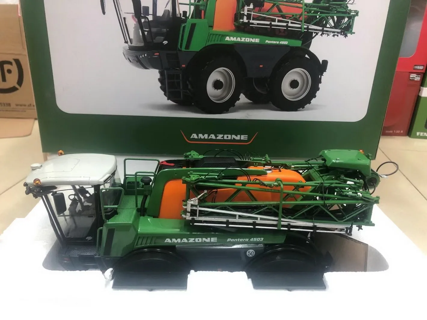 

Universal Hobbies 1/32 Amazone Pantera 4503 Diecast Model Toy Collection UH5394