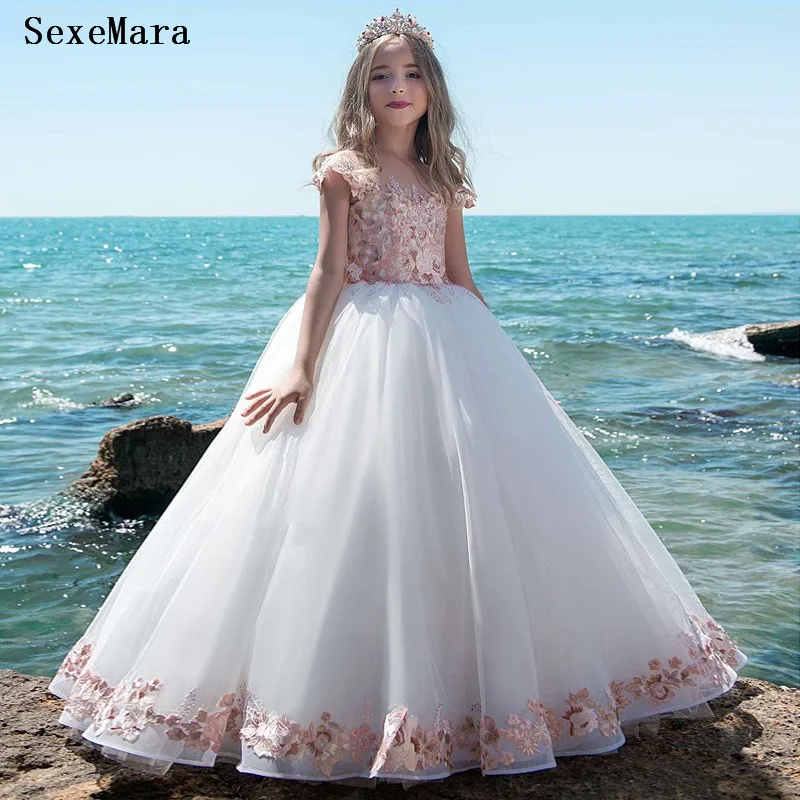 

Custom Flower Girl Dresses For Weddings Beaded Lace Applique First Communion Dresses For Girls Cap Sleeves Girls Pageant Gown
