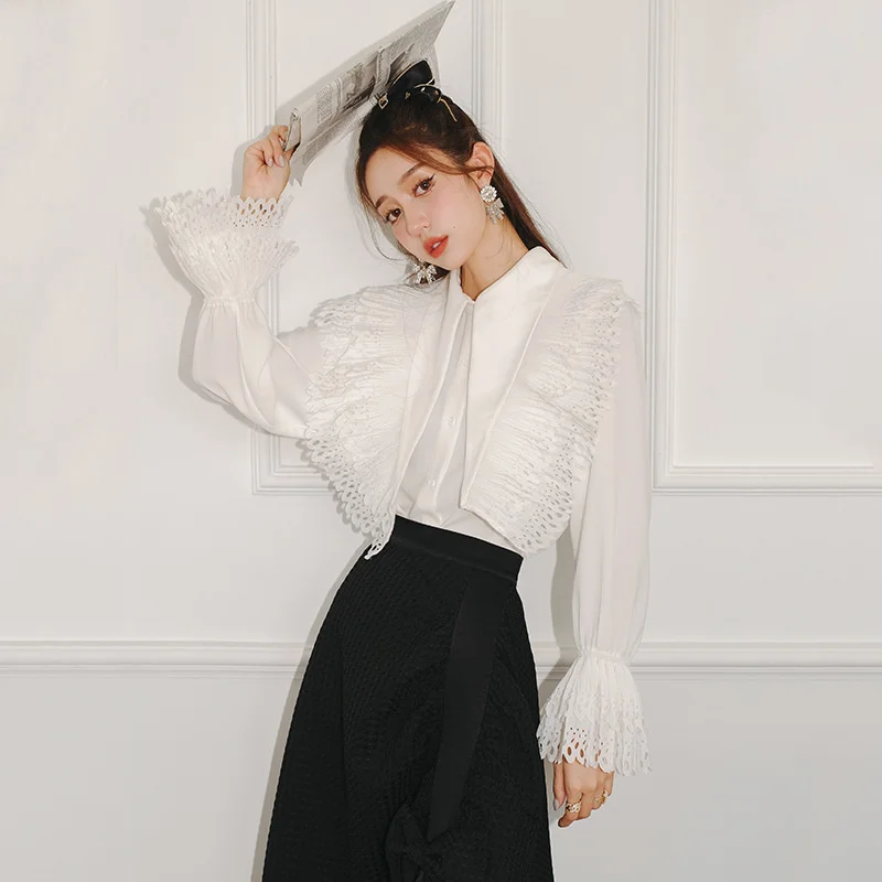 

White shirt women's autumn and winter new Korean 2021 design sense small and large lapel bubble sleeve top