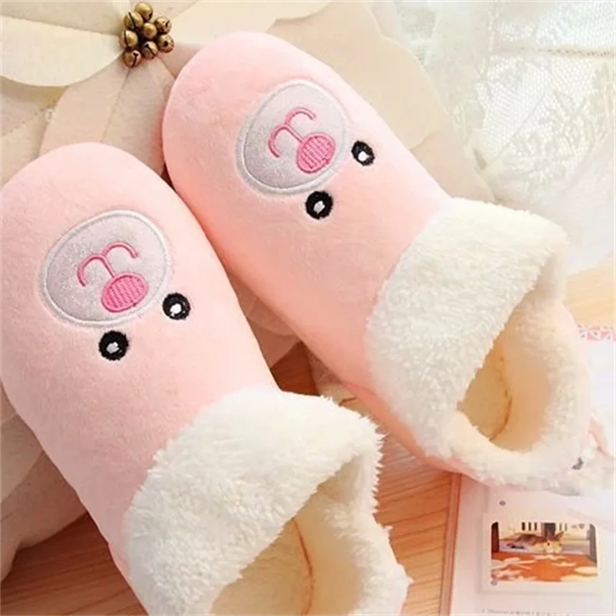 

Pink Cute Bear Antiskid Mute Fully Surrounded Indoor Home Winter Women's Shoes