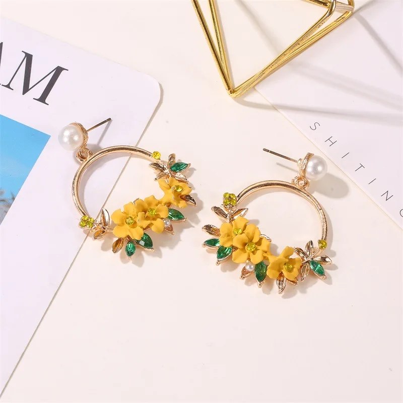 Женские серьги подвески с искусственным жемчугом золотистые белые красные