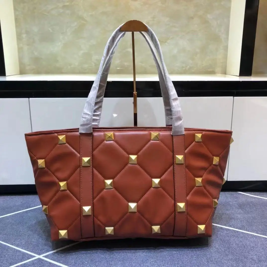 

2021 Tan Stud Purse Luxury Design Large Rivet Women Bag Genuine Leather Fashion Shoulder Messenger Bags Female Handbag And Purse