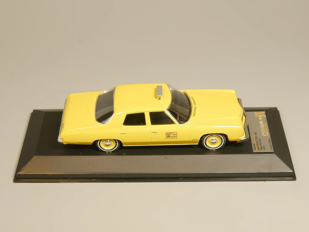 Премиум X 1:43 Chevrolet Bel Air Нью-Йорк Такси 1973 литая модель автомобиля
