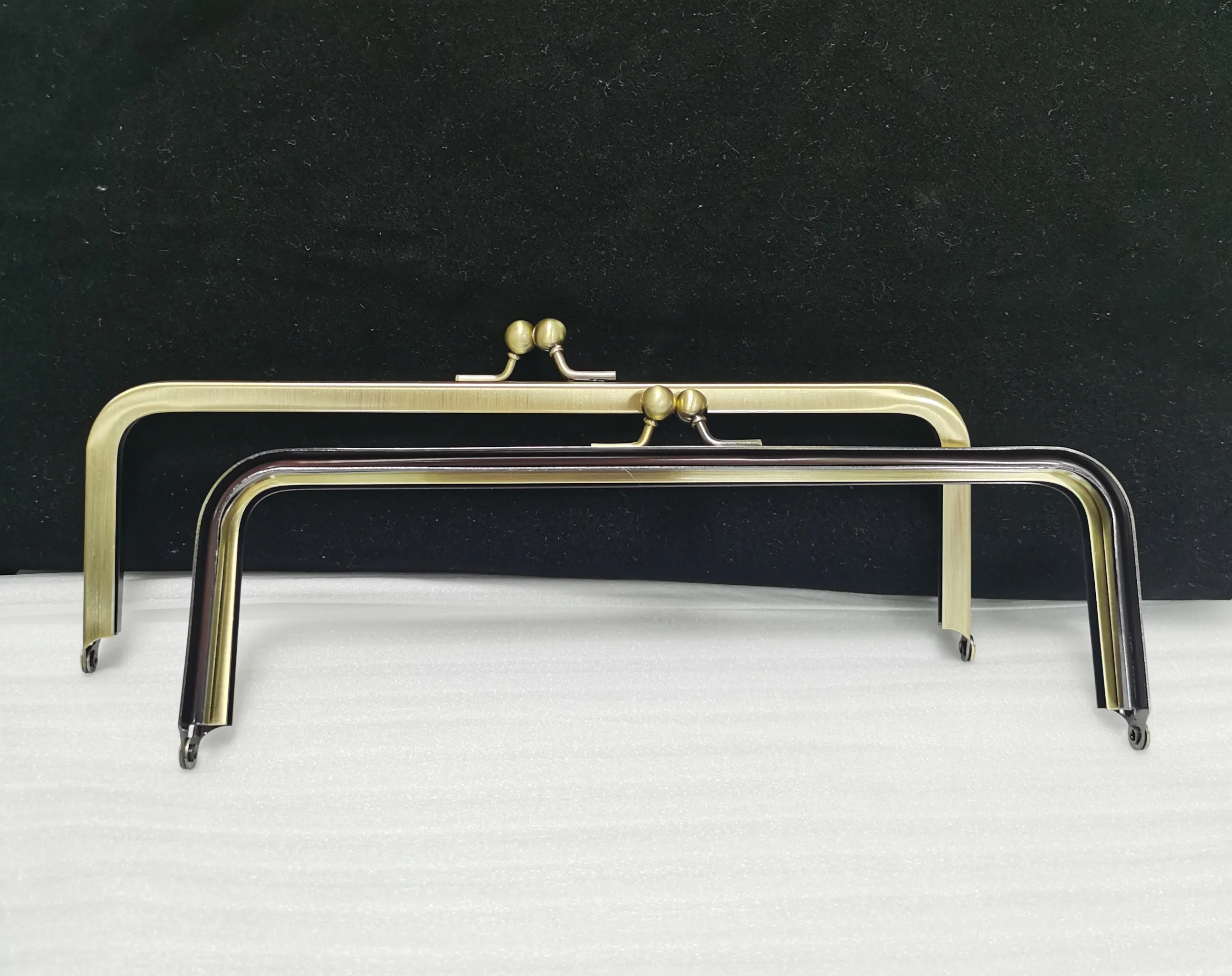 

Designer Metal Purse Frame two kiss Clasp Brass Handle Clutch Bag Accessories HandBag bronze Frame Kiss Lock Hardware 20*6.5CM
