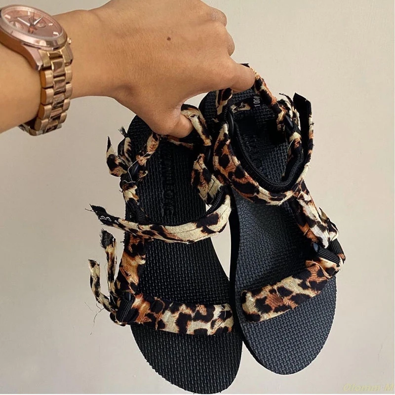 

Fashion Casual Women Beach Sandals Leopard Design Outdoor Travel Flats Shoes Hook & Loop Ladies Slides Elegant Pearl