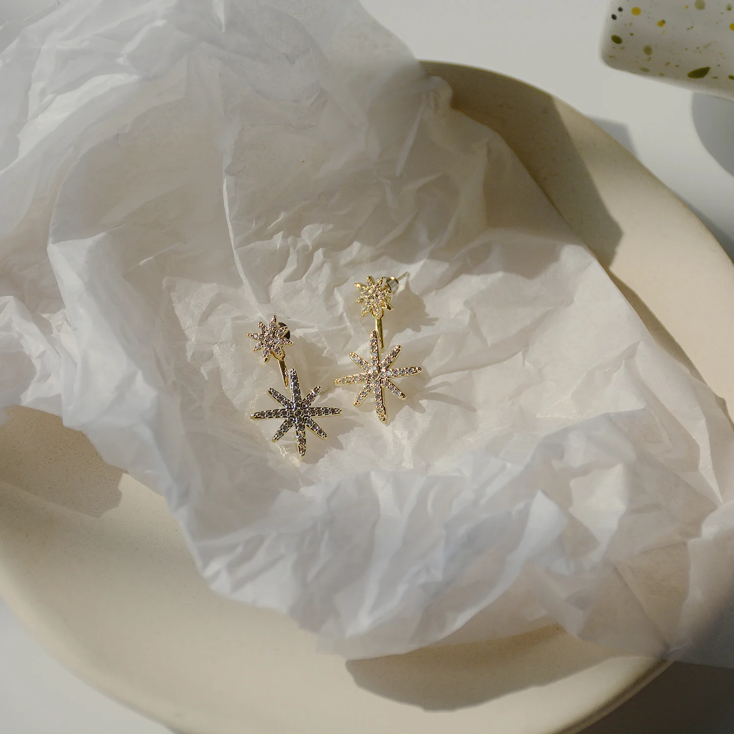 

Shiny Side New Accessories Crystal Star Stud Earrings for Women Fashion Jewelry Simple Style Zirconia Earrings